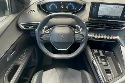 Photo 12 Peugeot 3008  Hybrid 180 e-EAT8