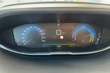 Photo 14 Peugeot 3008  Hybrid 180 e-EAT8