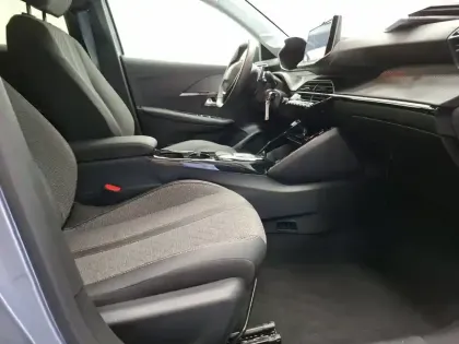 Photo 28 Peugeot 208  Hybrid 100 e-DCS6
