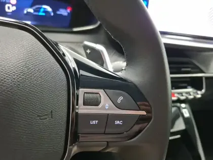 Photo 16 Peugeot 208  Hybrid 100 e-DCS6