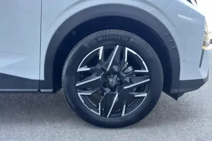 Photo 13 Peugeot 3008  Hybrid 145 e-DCS6