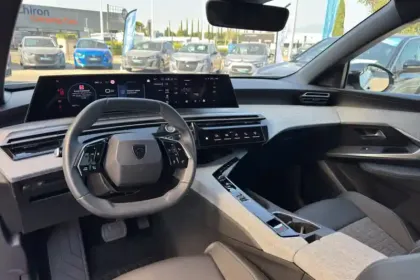 Photo 27 Peugeot 3008  Hybrid 145 e-DCS6