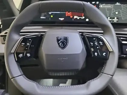 Photo 8 Peugeot 3008  Hybrid 145 e-DCS6