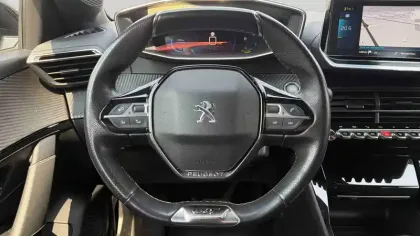 Photo 12 Peugeot 208  Electrique 50 kWh 136ch
