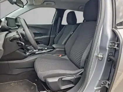 Photo 10 Peugeot 2008  PureTech 130 S&S EAT8