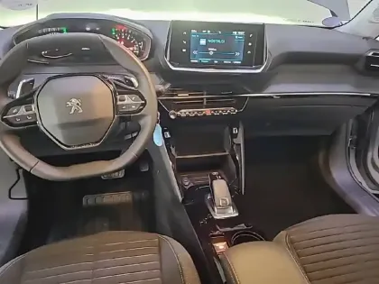 Photo 28 Peugeot 2008  PureTech 130 S&S EAT8