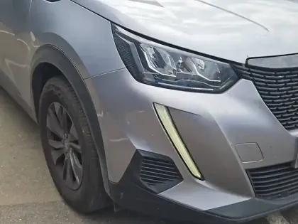 Photo 15 Peugeot 2008  PureTech 130 S&S EAT8