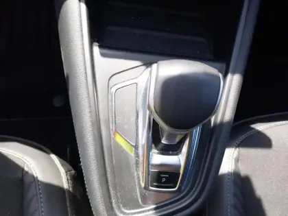 Photo 12 Renault Captur  E-Tech full hybrid 145 ch