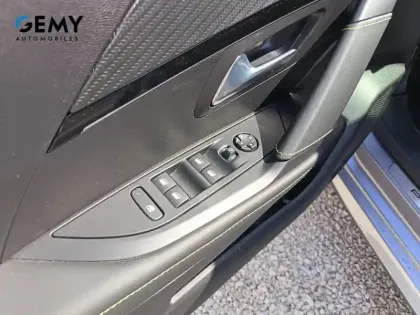 Photo 11 Peugeot 208  Hybrid 110 e-DCS6