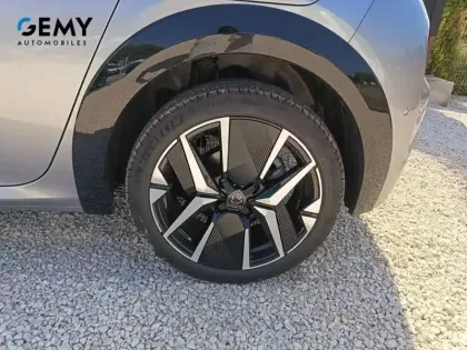 Photo 10 Peugeot 208  Hybrid 110 e-DCS6