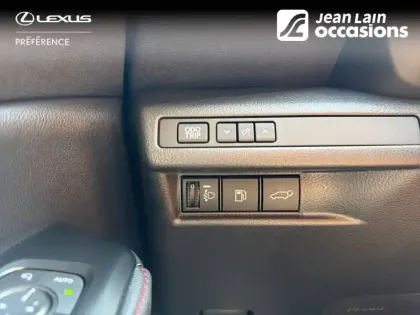 Photo 19 Lexus Lbx  2WD