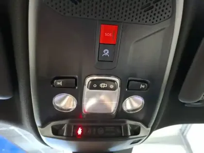 Photo 31 Peugeot 2008  Hybrid 145 e-DCS6