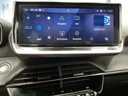 Photo 24 Peugeot 2008  Hybrid 145 e-DCS6