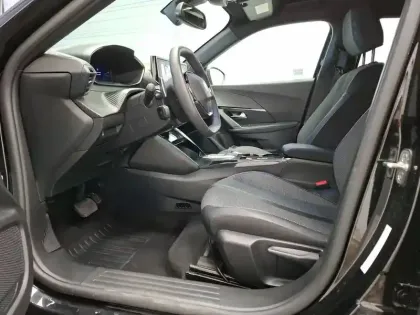 Photo 14 Peugeot 2008  Hybrid 145 e-DCS6