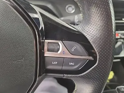 Photo 22 Peugeot 208  Electrique 50 kWh 136ch