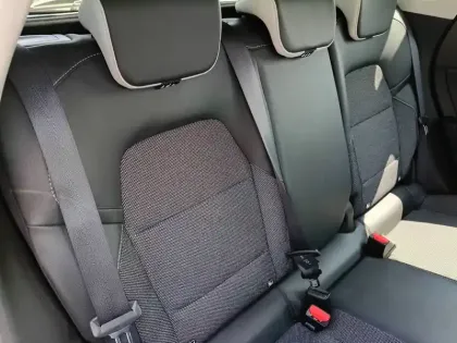 Photo 15 Renault Captur  TCe 140 EDC - 21