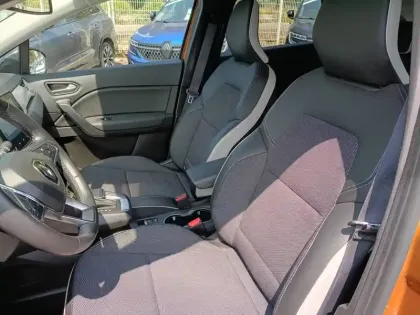 Photo 8 Renault Captur  TCe 140 EDC - 21