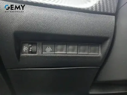 Photo 41 Peugeot 208  PureTech 100 S&S BVM6