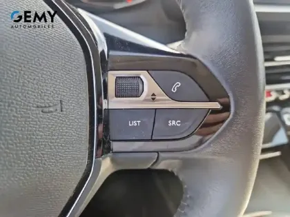 Photo 18 Peugeot 208  PureTech 100 S&S BVM6