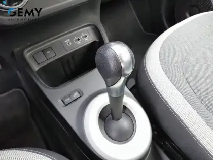 Photo 20 Renault Twingo  III E-Tech
