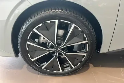 Photo 8 DS DS 4  Hybride E-Tense 225 EAT8