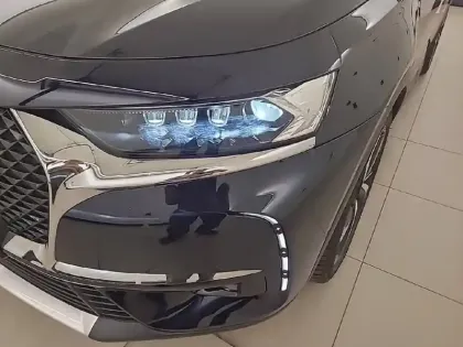 Photo 37 DS DS 7 DS7 Crossback Hybride E-Tense 300 EAT8 4x4
