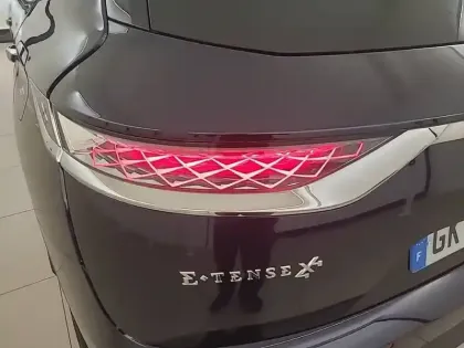 Photo 38 DS DS 7 DS7 Crossback Hybride E-Tense 300 EAT8 4x4