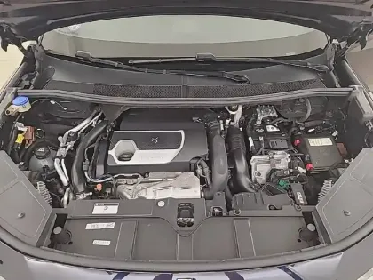 Photo 49 DS DS 7 DS7 Crossback Hybride E-Tense 300 EAT8 4x4