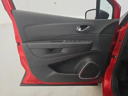 Photo 41 Renault Captur  TCe 120 Energy EDC