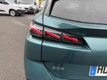 Photo 16 Peugeot 308  SW Hybrid 145 e-DCS6