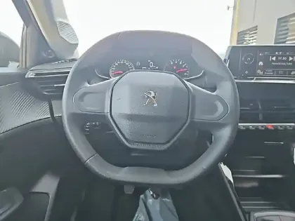 Photo 8 Peugeot 208  PureTech 75 S&S BVM5