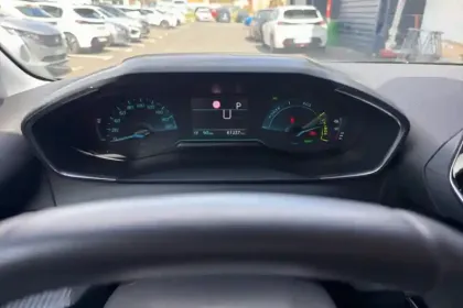 Photo 12 Peugeot 208  Electrique 50 kWh 136ch