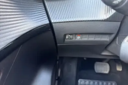Photo 19 Peugeot 208  Electrique 50 kWh 136ch