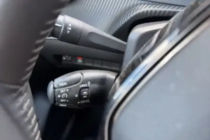 Photo 18 Peugeot 208  Electrique 50 kWh 136ch