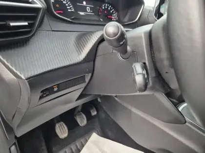 Photo 36 Peugeot 208  PureTech 100 S&S BVM6