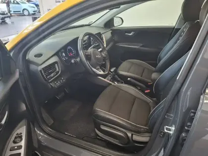 Photo 8 Kia Stonic  1.0 T-GDi 120 ch MHEV DCT7