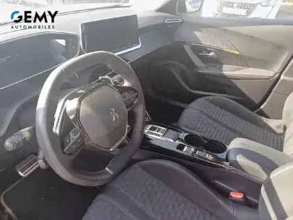 Photo 7 Peugeot 2008  PureTech 130 S&S EAT8