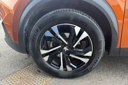 Photo 8 Peugeot 2008  PureTech 130 S&S BVM6