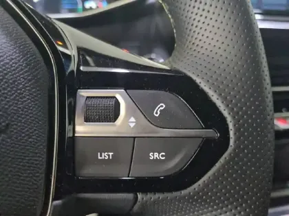 Photo 52 Peugeot 208  Hybrid 145 ch e-DCS6