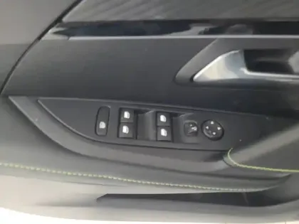 Photo 20 Peugeot 208  Hybrid 145 ch e-DCS6