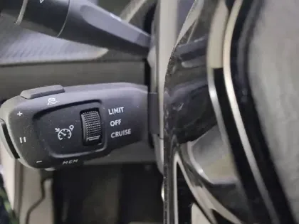 Photo 50 Peugeot 208  Hybrid 145 ch e-DCS6