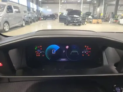 Photo 11 Peugeot 208  Hybrid 145 ch e-DCS6