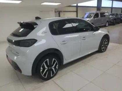 Photo 5 Peugeot 208  Hybrid 145 ch e-DCS6
