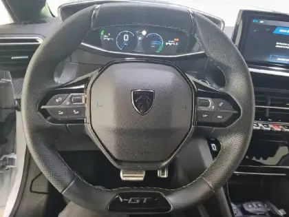 Photo 32 Peugeot 208  Hybrid 145 ch e-DCS6