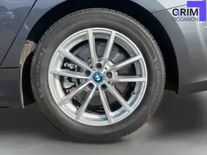 Photo 15 BMW Serie 3 Touring 320e xDrive 204 ch BVA8