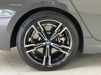 Photo 8 BMW Serie 3 Touring 330e 292 ch BVA8