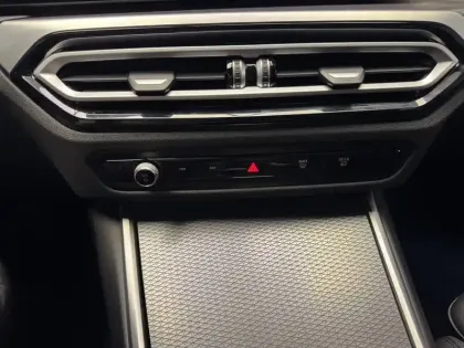 Photo 32 BMW Serie 3 Touring 330e 292 ch BVA8