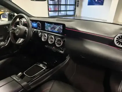Photo 12 Mercedes Classe A 250 e Hybrid EQ AMG Line