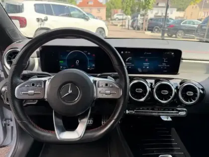 Photo 15 Mercedes CLA  250 e Coupé AMG Line