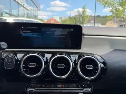 Photo 18 Mercedes CLA  250 e Coupé AMG Line